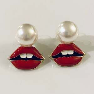 Pearl and Red Lips Earrings Jacket